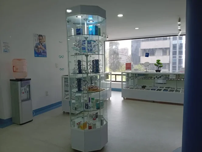 equipo e instalaciones oftalmologicas